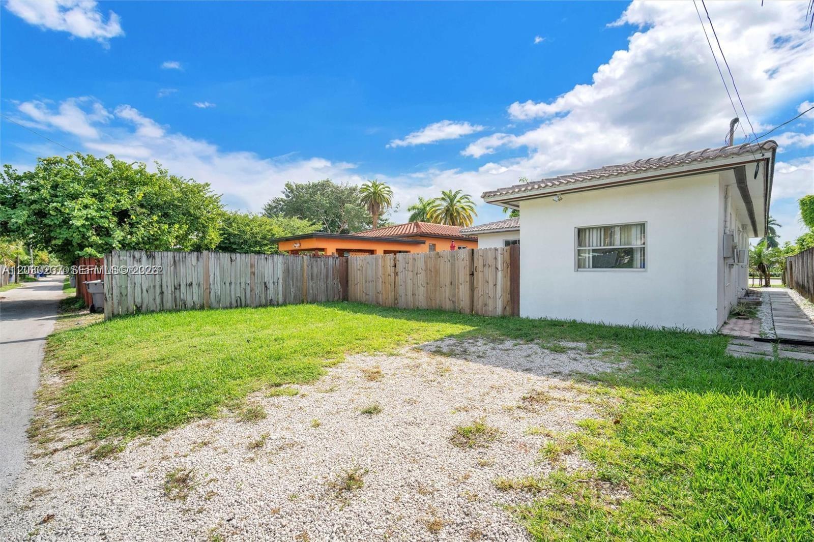 1635 Hollywood Boulevard A Property Photo 24