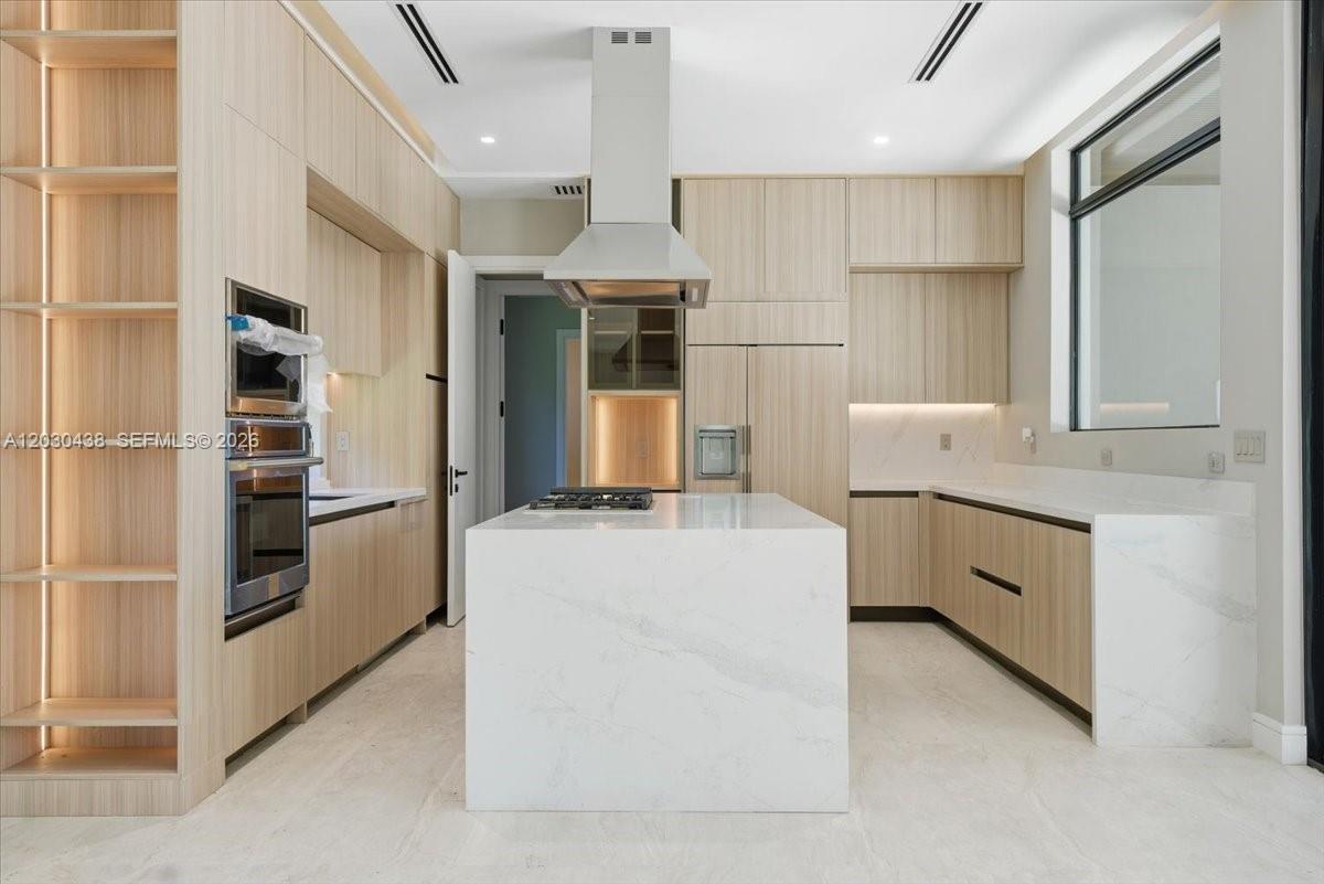1380 Hollywood Boulevard Property Photo 3