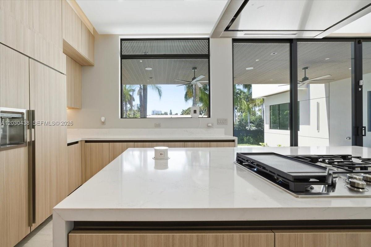 1380 Hollywood Boulevard Property Photo 4