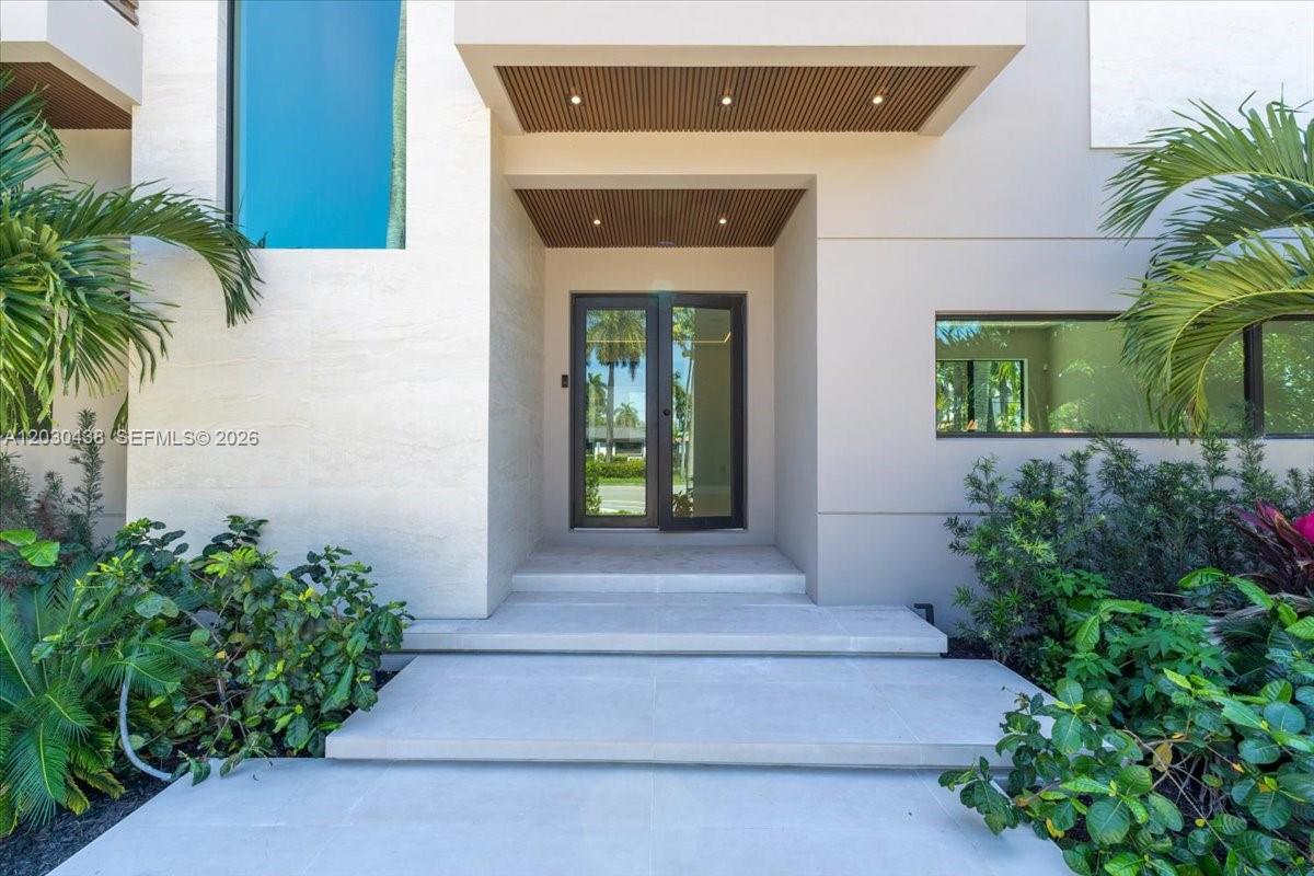 1380 Hollywood Boulevard Property Photo 8