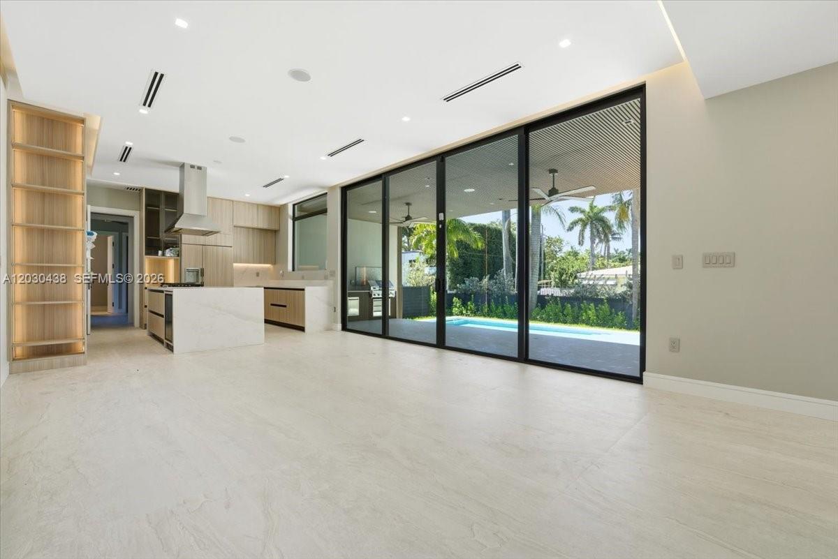 1380 Hollywood Boulevard Property Photo 13
