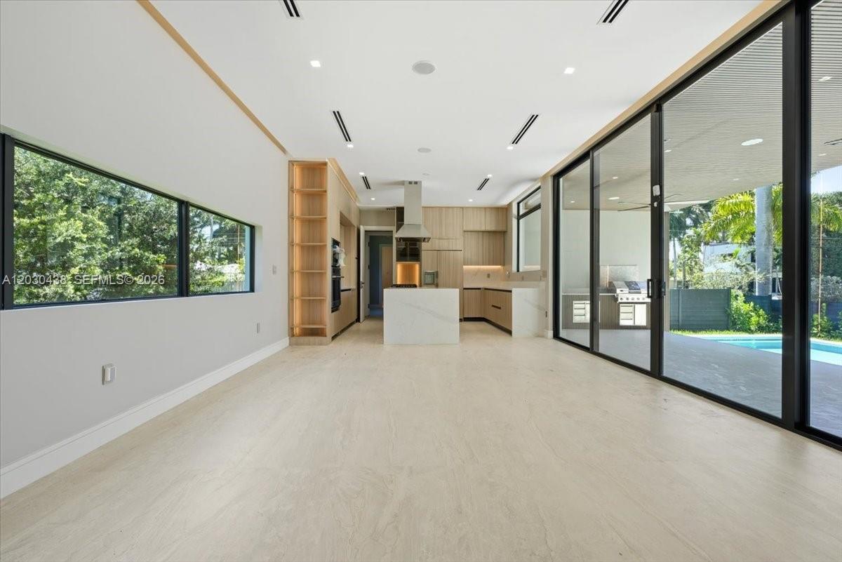 1380 Hollywood Boulevard Property Photo 14