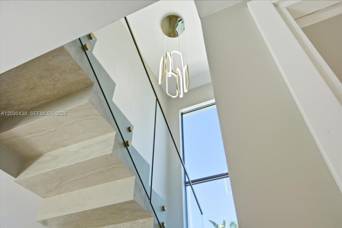 1380 Hollywood Boulevard Property Photo 17