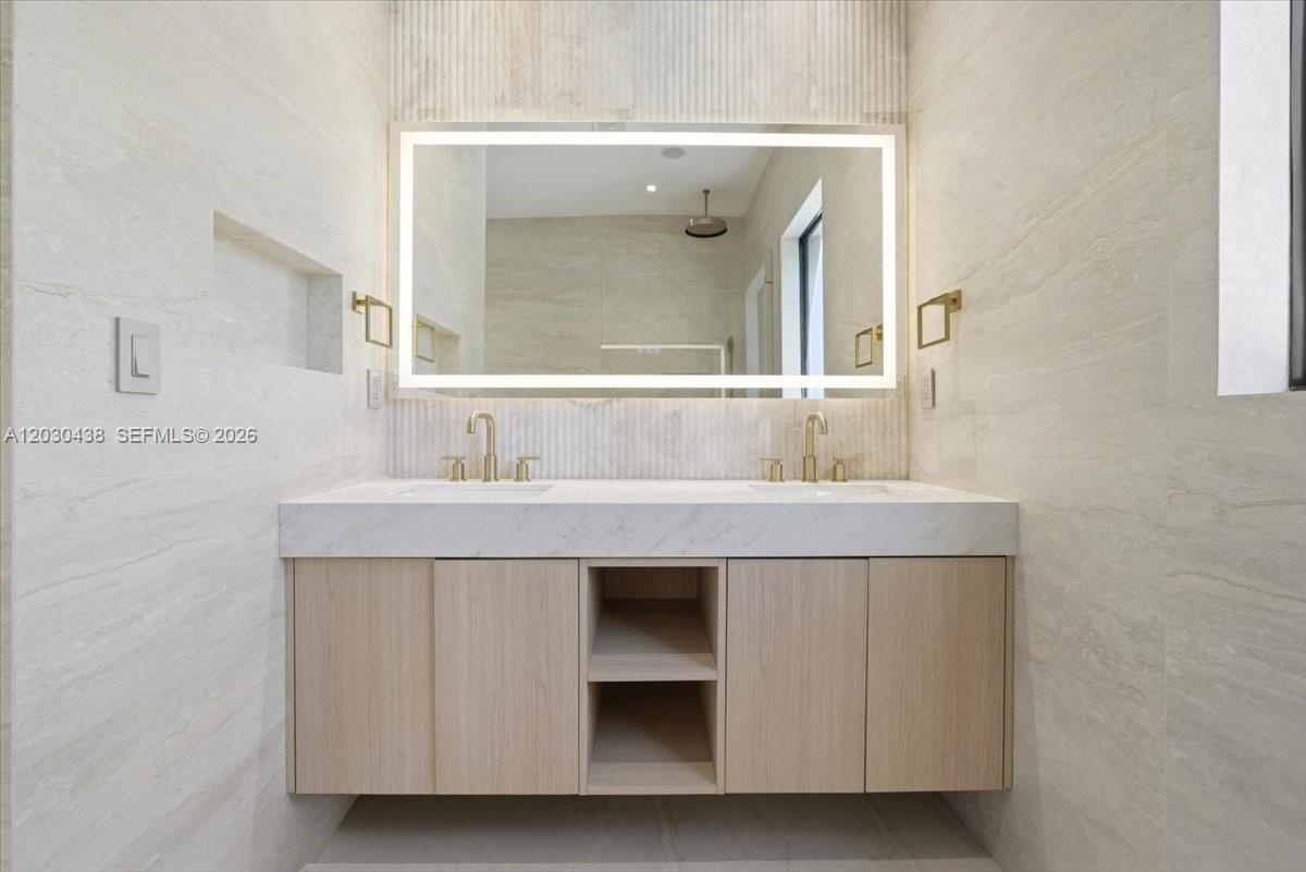 1380 Hollywood Boulevard Property Photo 31