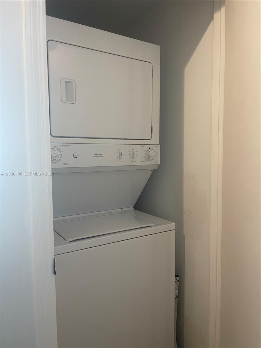 500 Brickell Avenue 3105 Property Photo 26