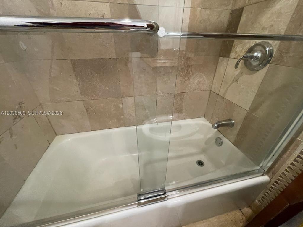 400 Kings Point Drive 622 Property Photo 8