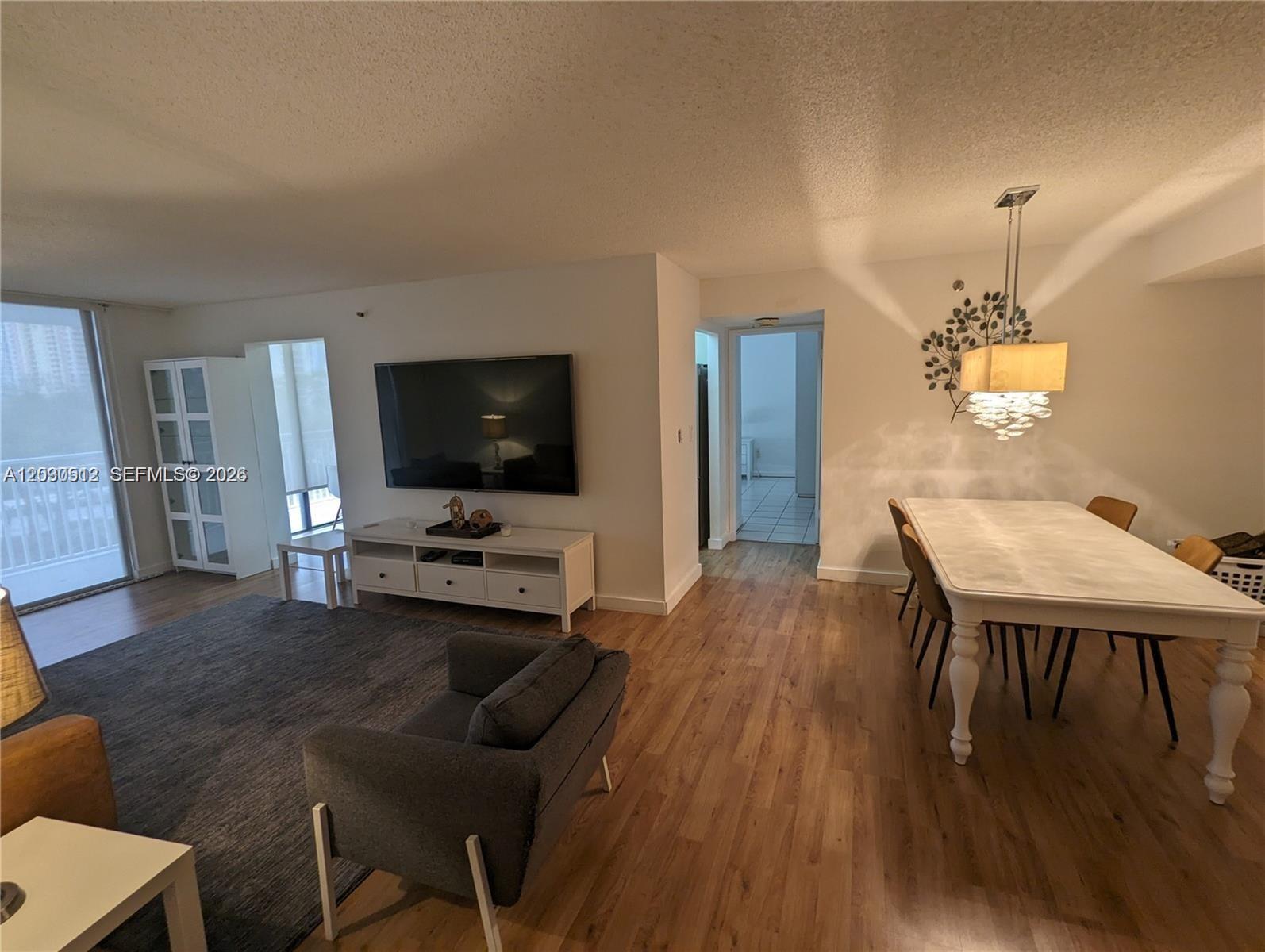 A12030512 Property Photo 2