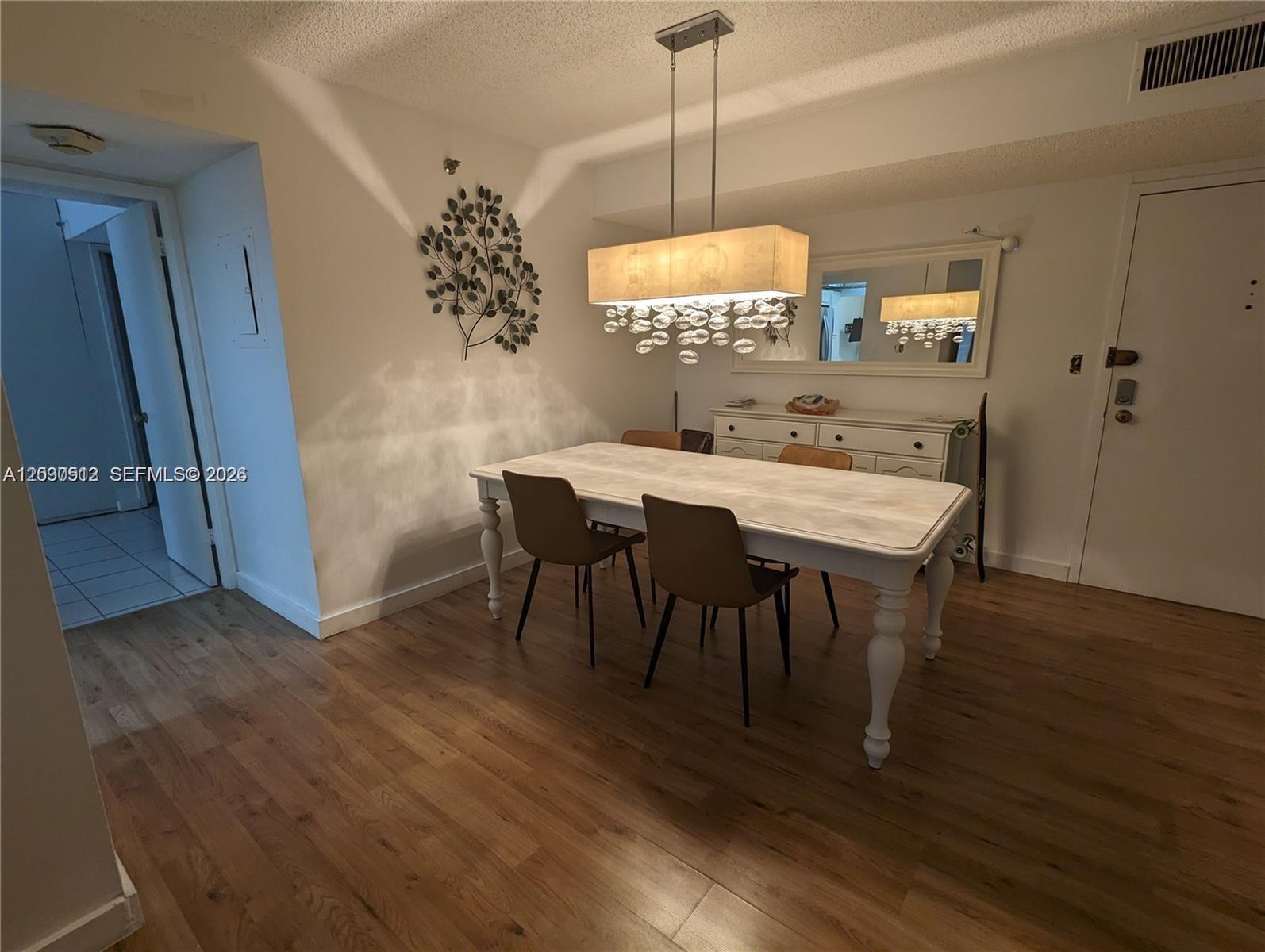 A12030512 Property Photo 3