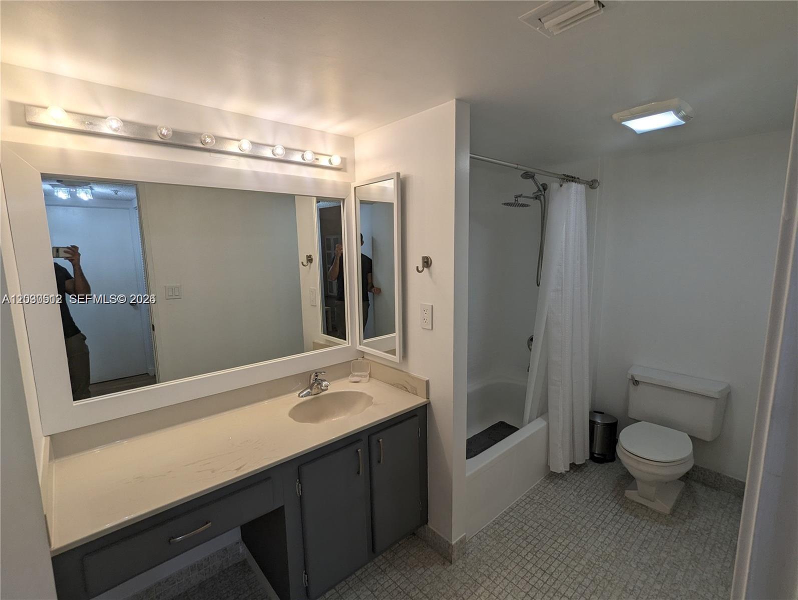 A12030512 Property Photo 8