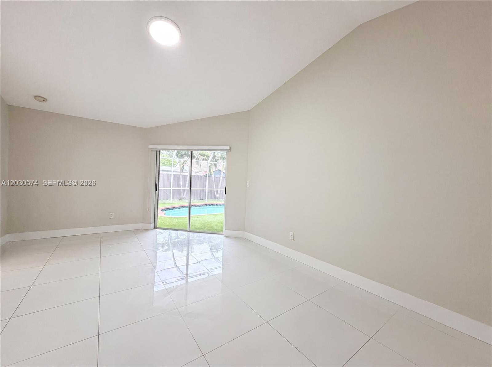 16571 Sw 145th Avenue Property Photo 9
