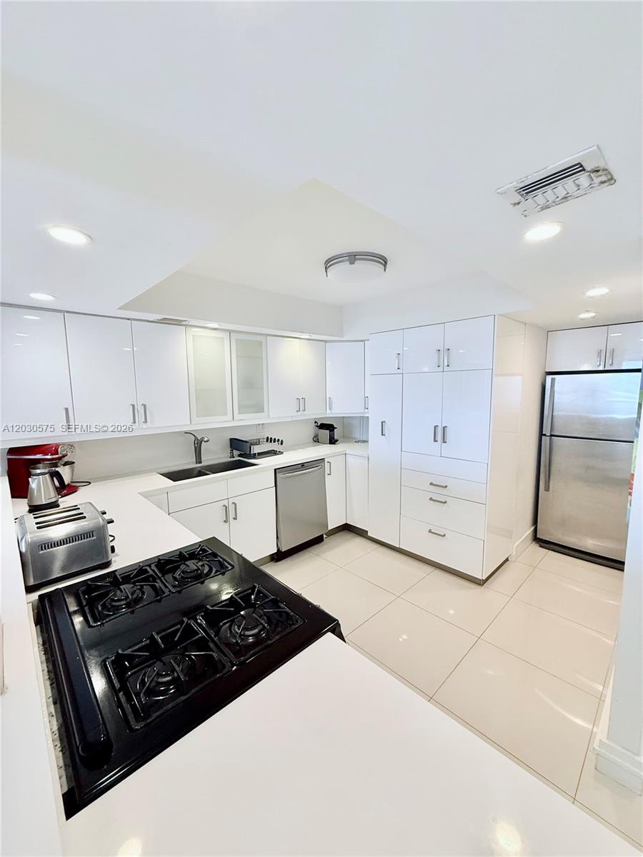 3140 S Ocean Drive 310 Property Photo 3