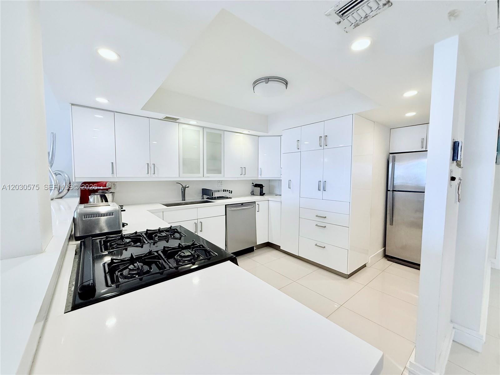 3140 S Ocean Drive 310 Property Photo 4