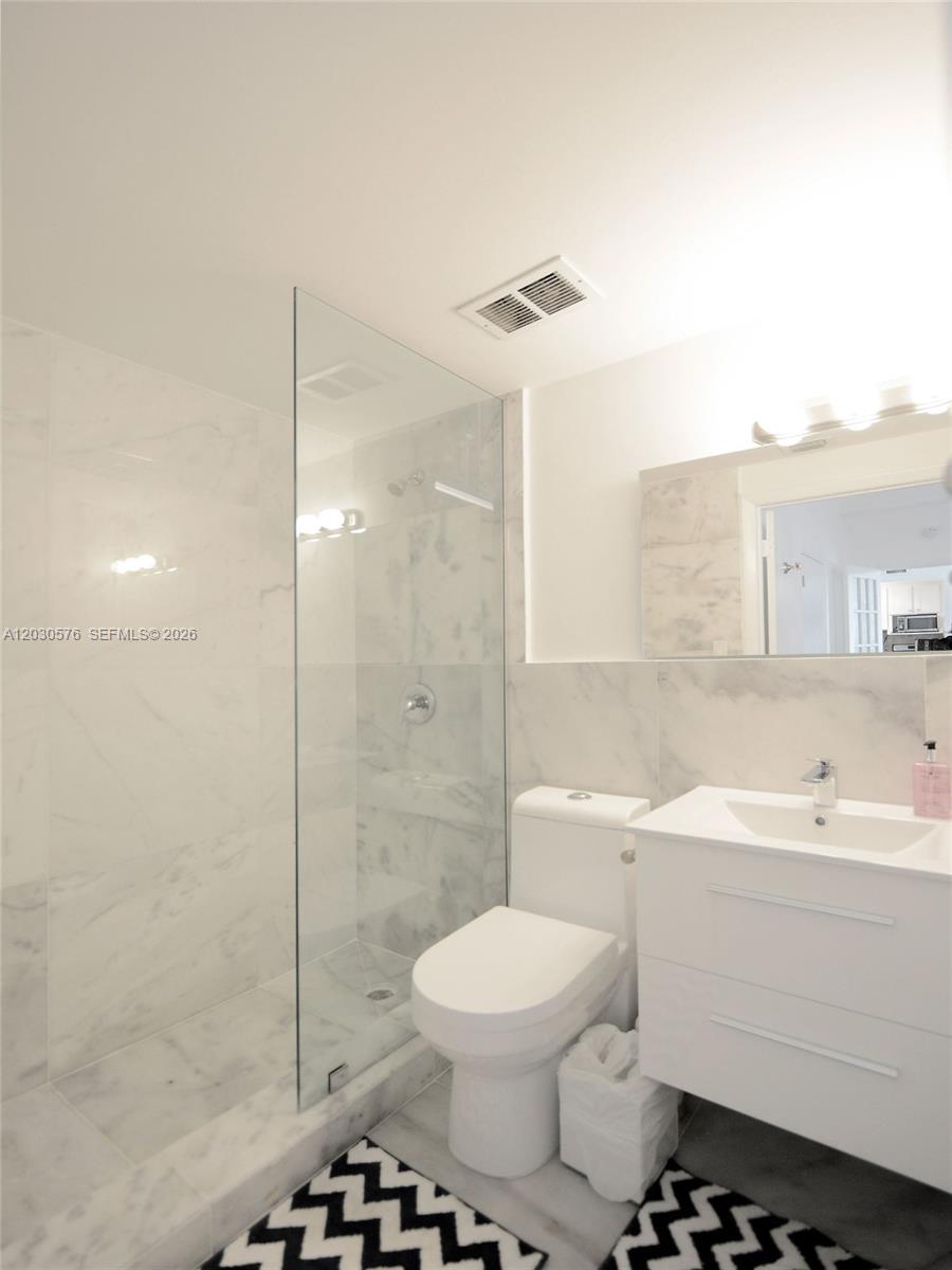 1342 Drexel Avenue 105 Property Photo 11