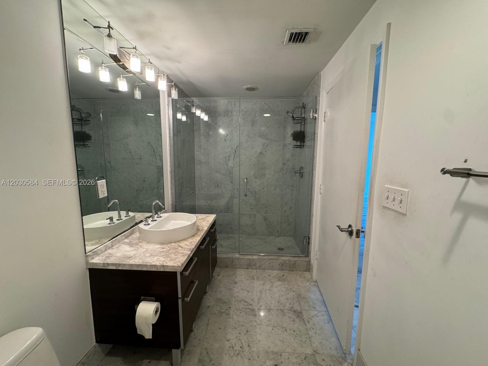 244 Biscayne Boulevard 2105 Property Photo 32