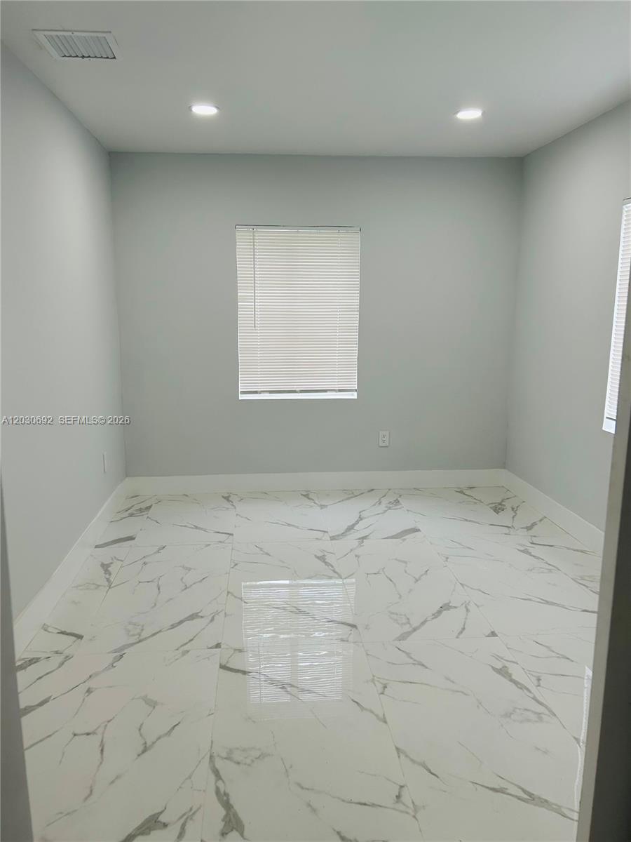 A12030692 Property Photo 3