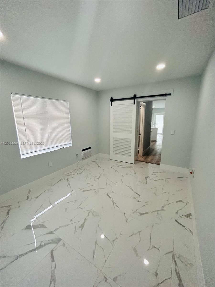 A12030692 Property Photo 4