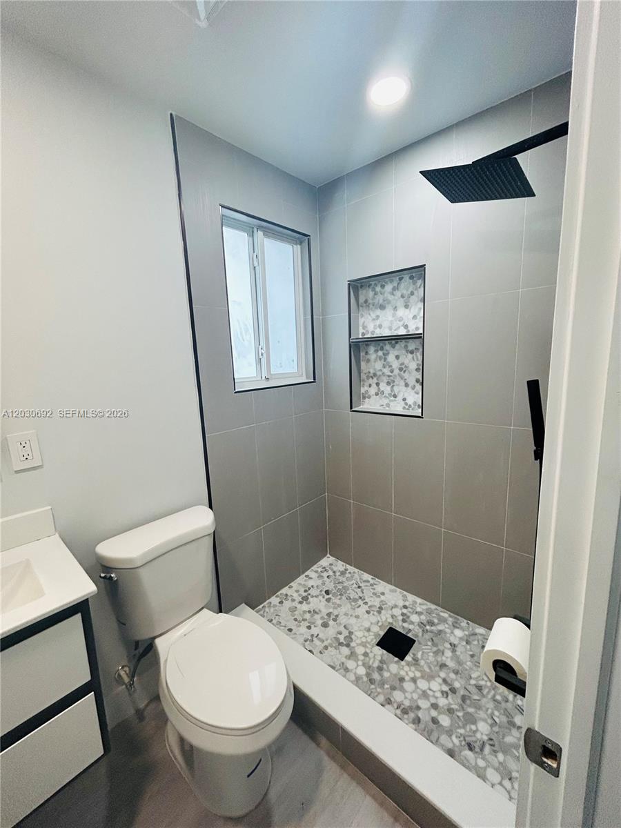 A12030692 Property Photo 7