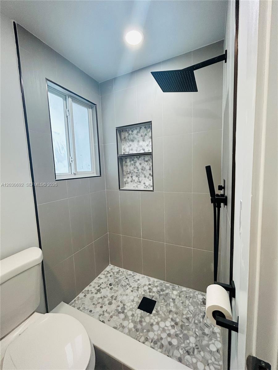 A12030692 Property Photo 8