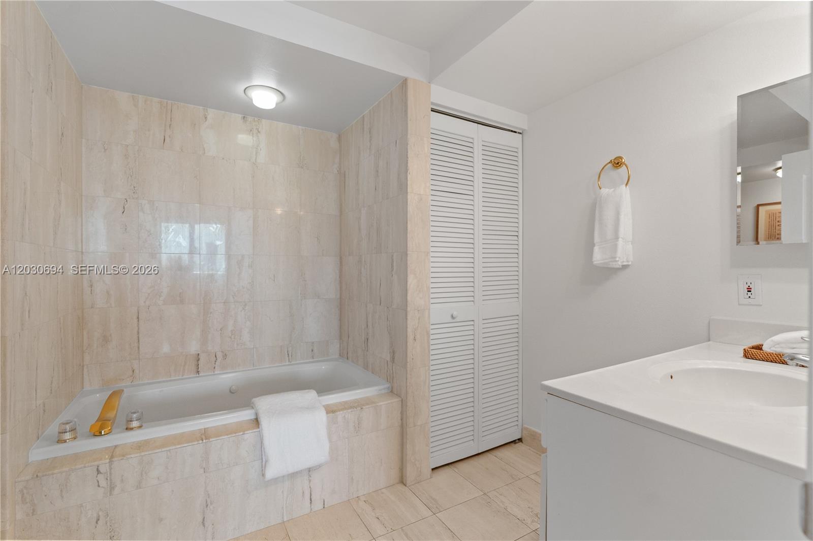 1800 Sunset Harbour Drive 1003 Property Photo 23