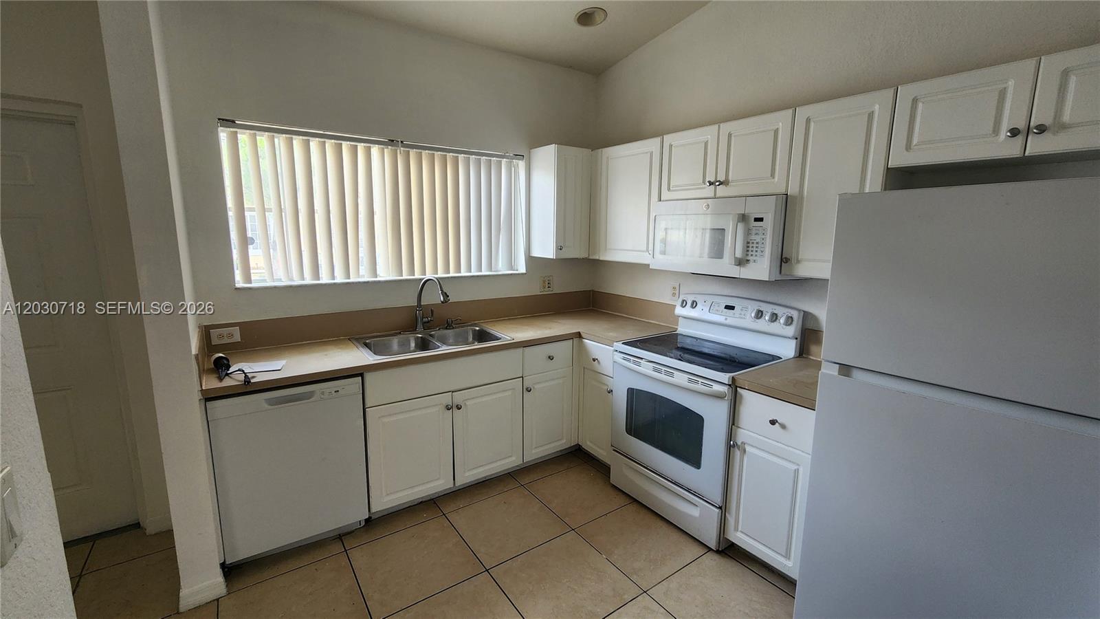 3826 Sw 48th Avenue 3826 Property Photo 7