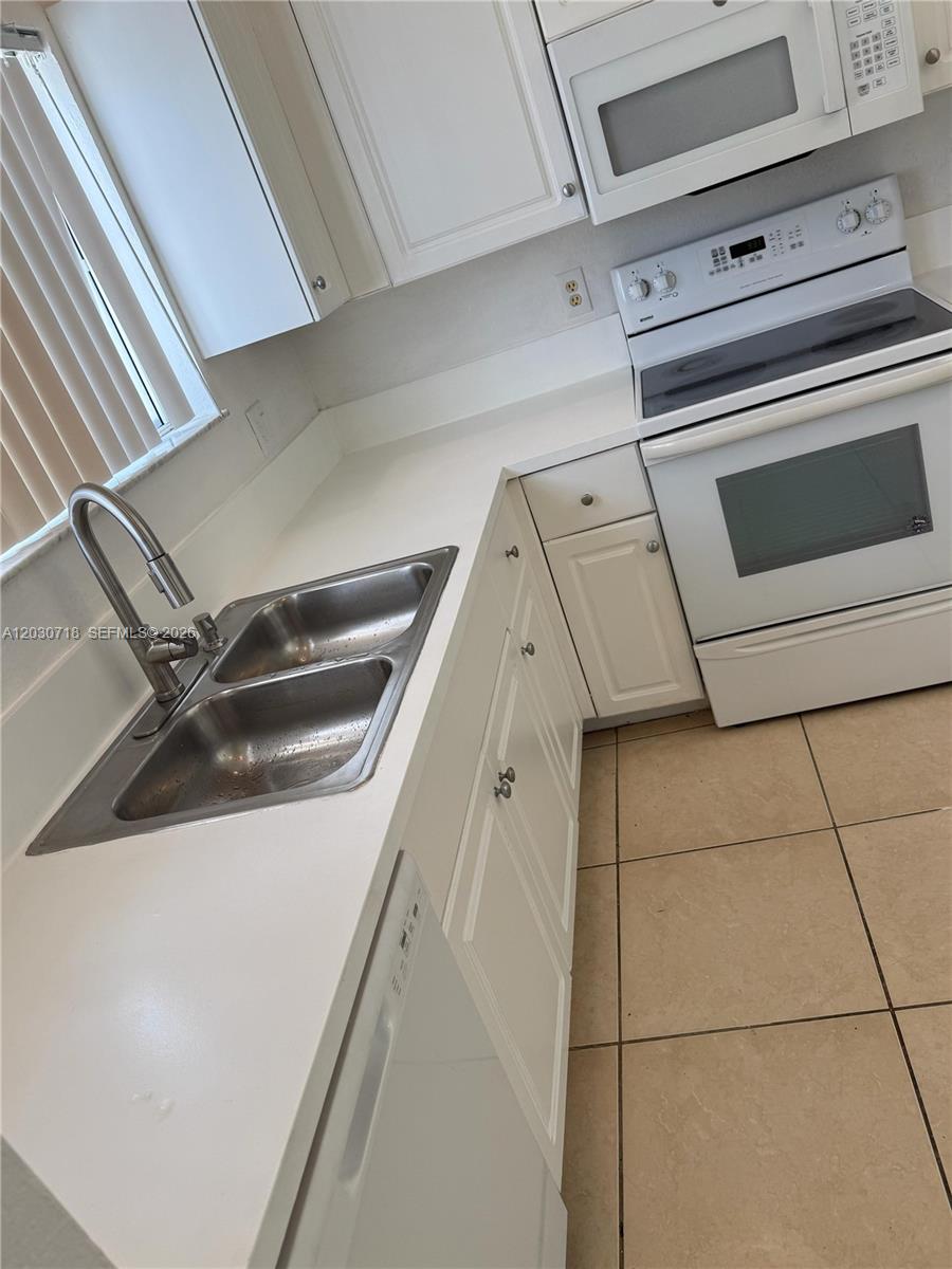 3826 Sw 48th Avenue 3826 Property Photo 14