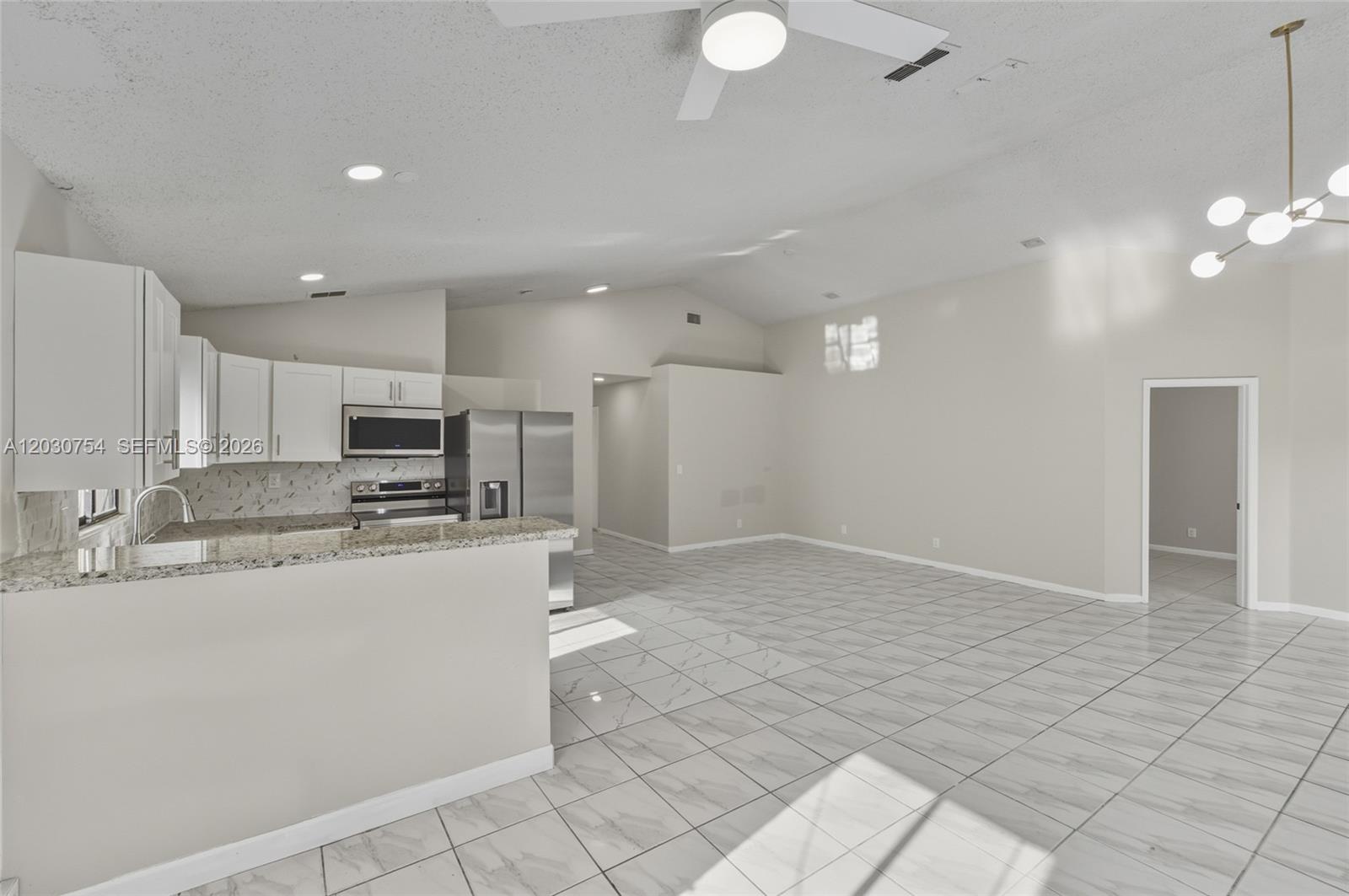 A12030754 Property Photo 16