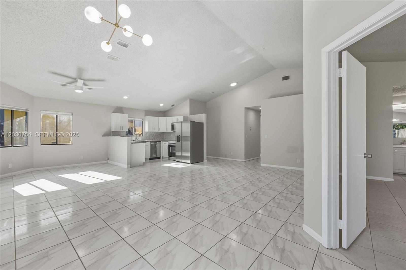 A12030754 Property Photo 17