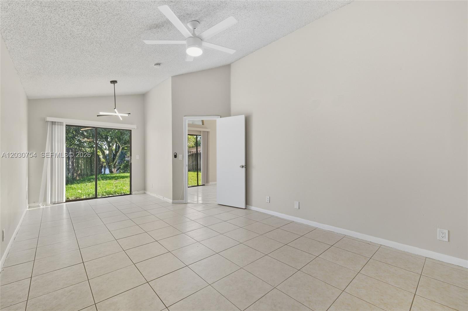 A12030754 Property Photo 19
