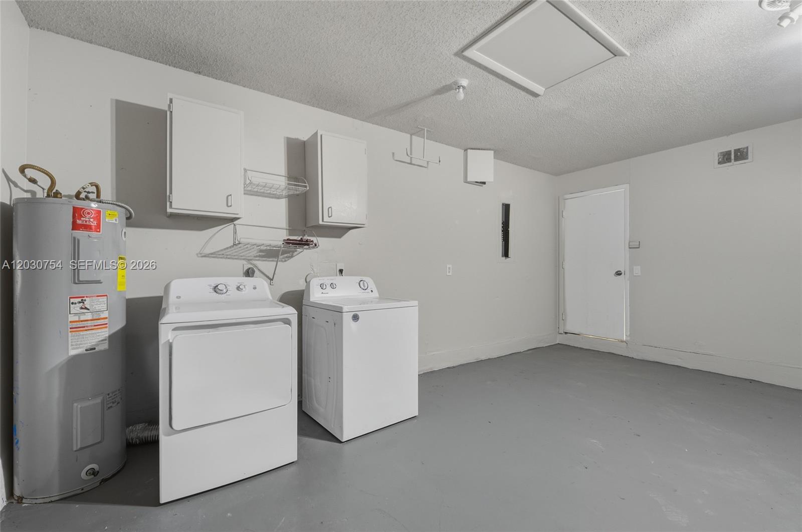 A12030754 Property Photo 28