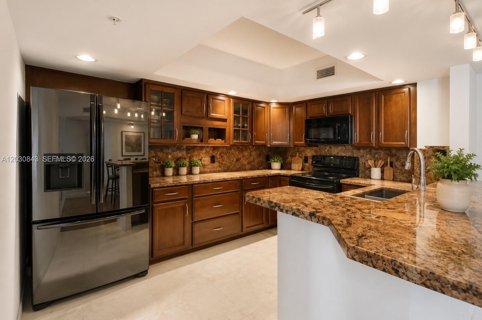100 N Federal Highway 1219 Property Photo 4