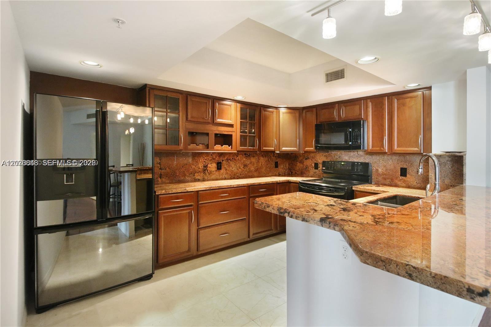 100 N Federal Highway 1219 Property Photo 15