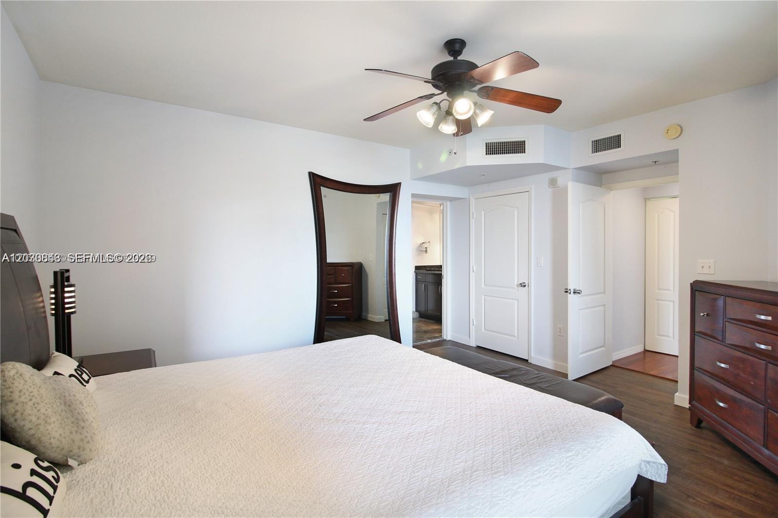 100 N Federal Highway 1219 Property Photo 16