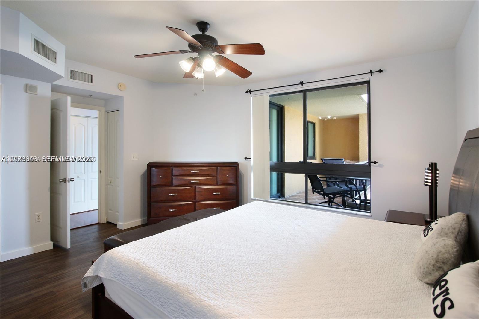 100 N Federal Highway 1219 Property Photo 17