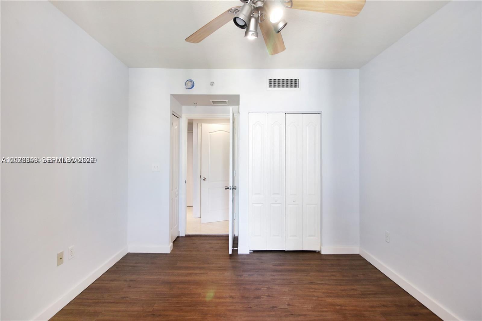 100 N Federal Highway 1219 Property Photo 19