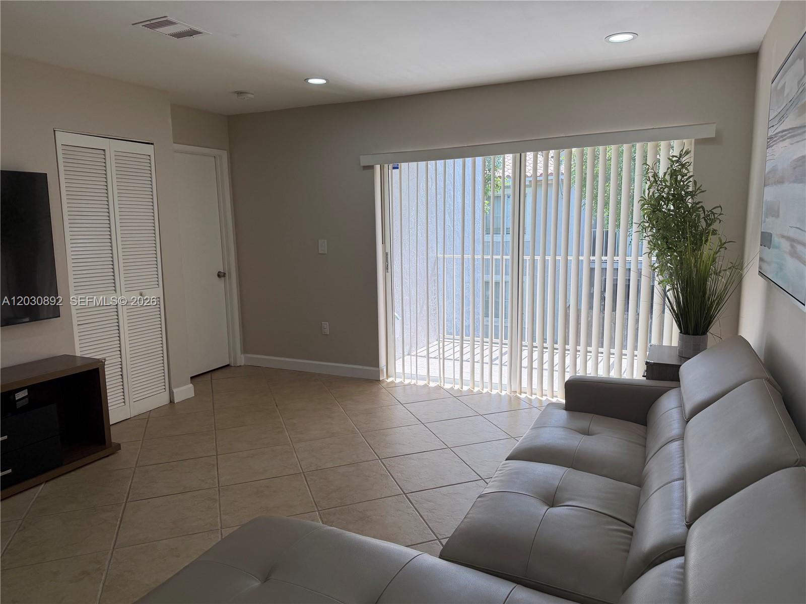 4712 Nw 114th Avenue 202 Property Photo 6