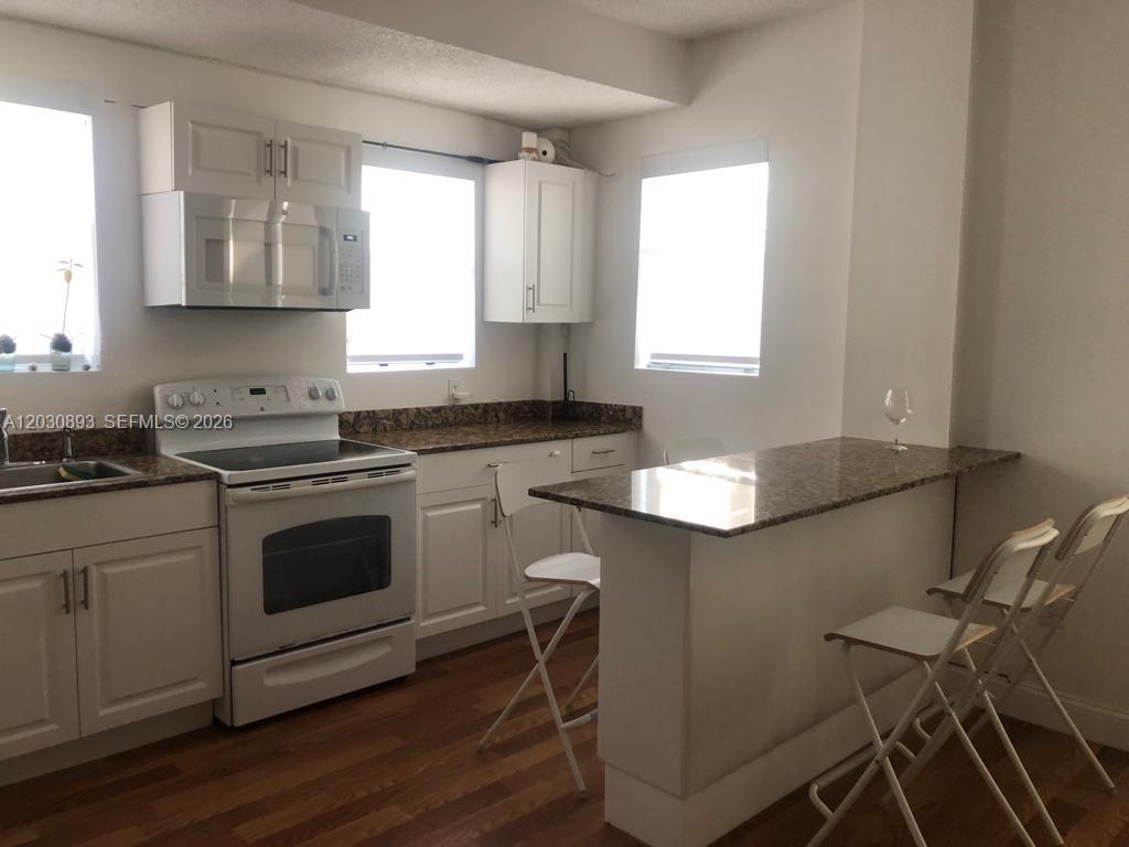 737 Jefferson Avenue 103 Property Photo 2