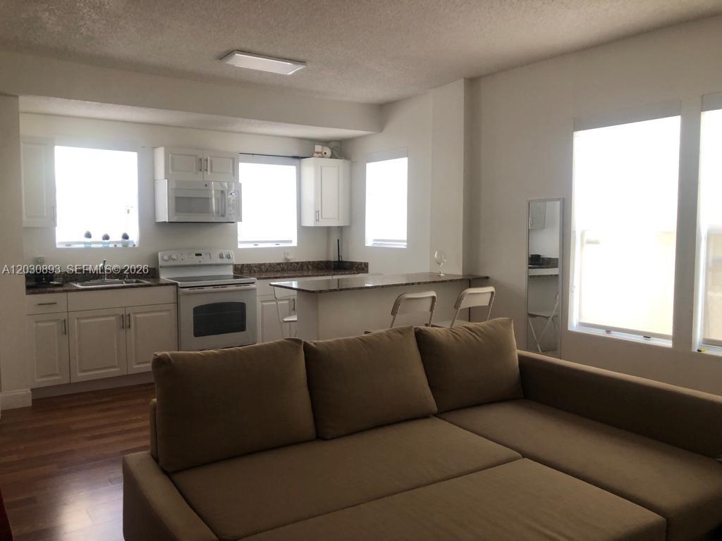 737 Jefferson Avenue 103 Property Photo 6