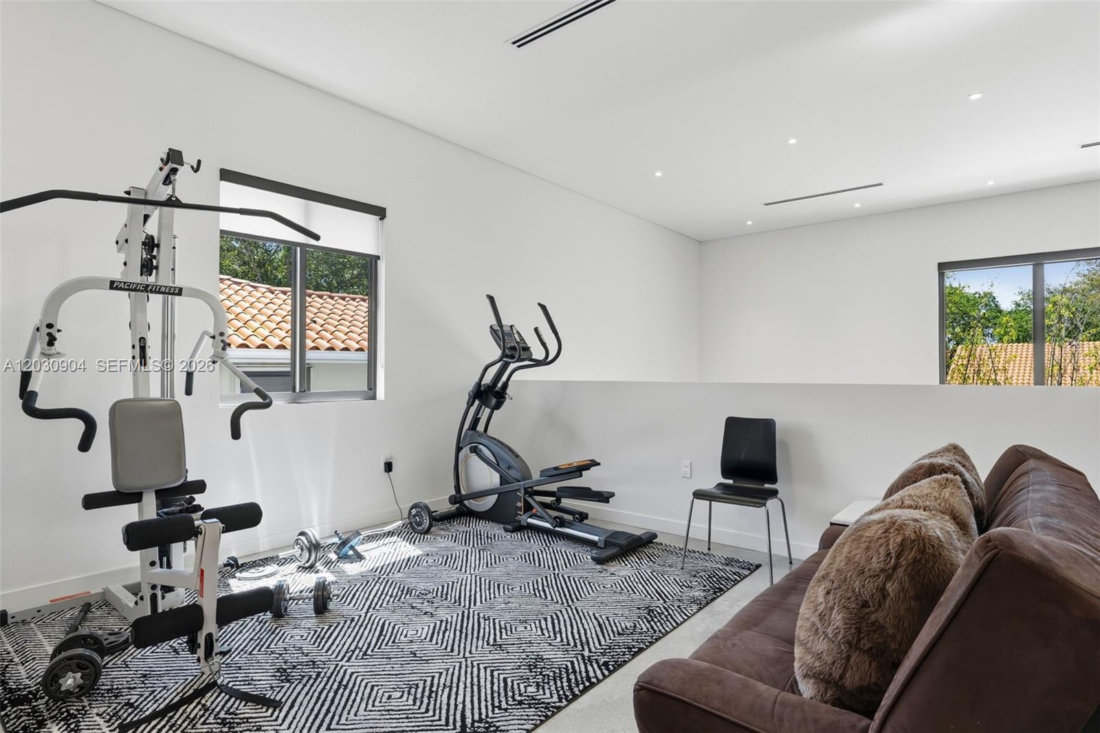 A12030904 Property Photo 37