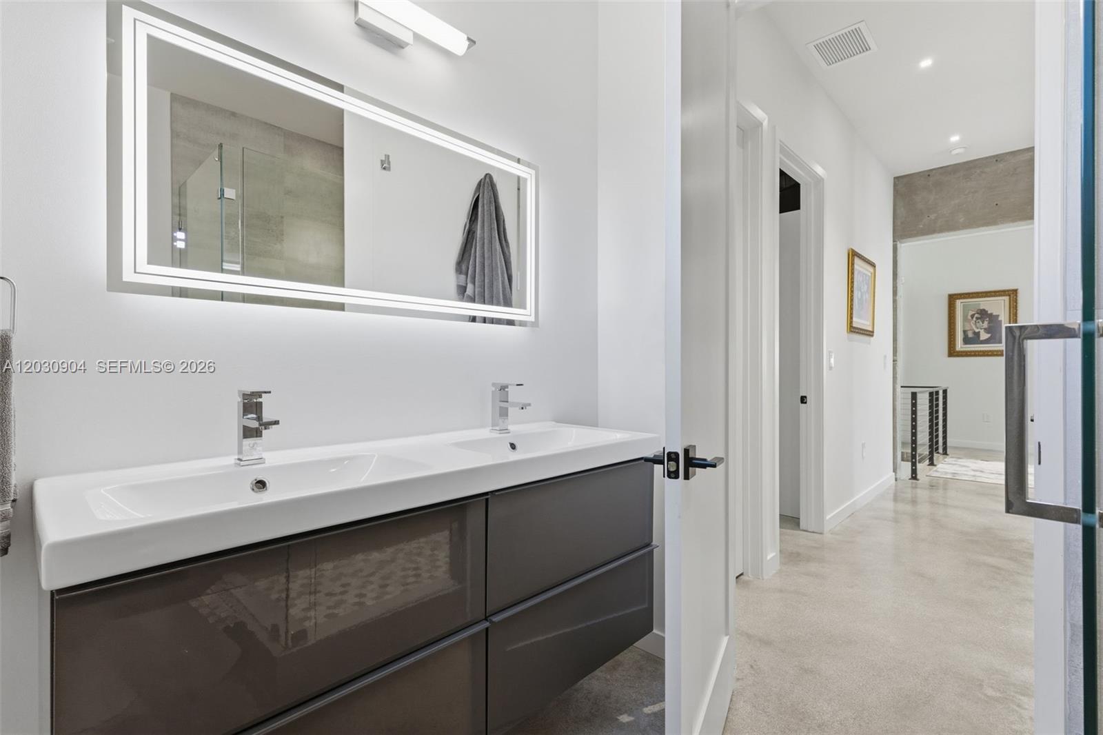 A12030904 Property Photo 44