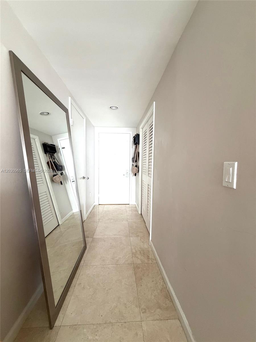 475 Brickell Avenue 2707 Property Photo 8