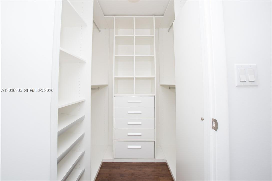 475 Brickell Avenue 2707 Property Photo 18