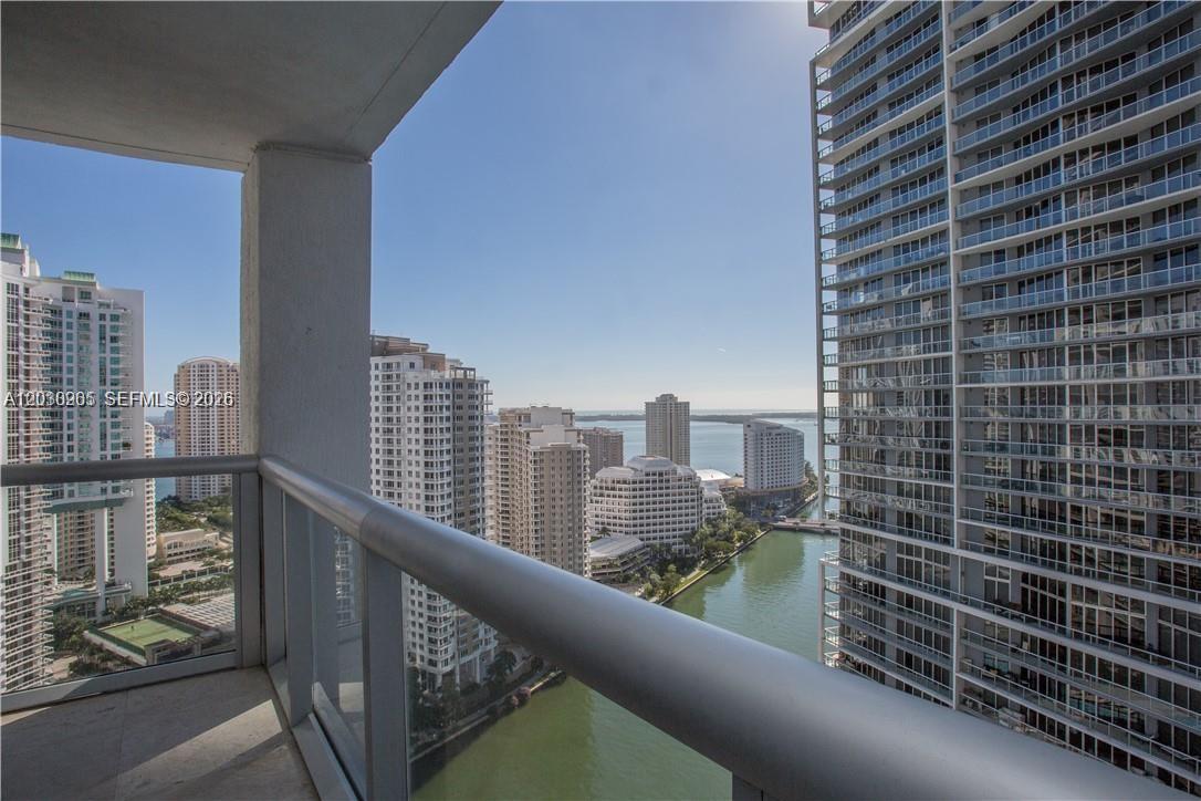 475 Brickell Avenue 2707 Property Photo 22