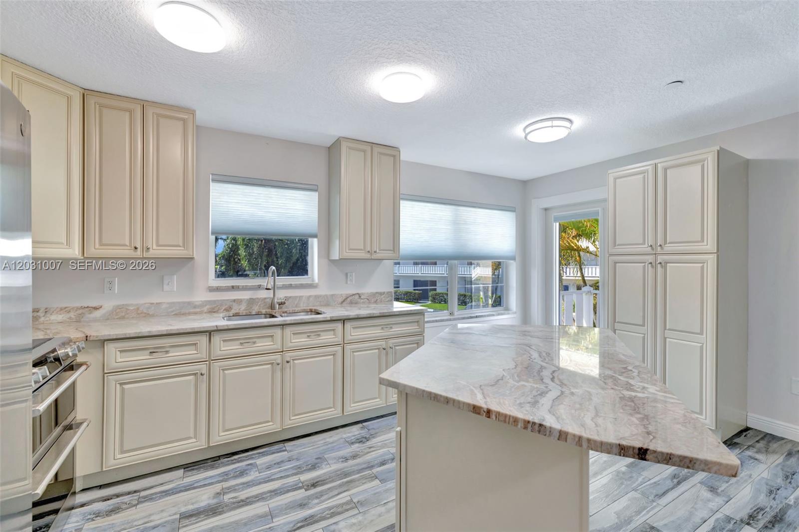 2929 Se Ocean Boulevard F6 Property Photo 9