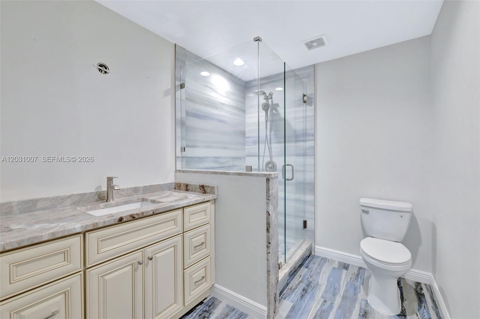 2929 Se Ocean Boulevard F6 Property Photo 17