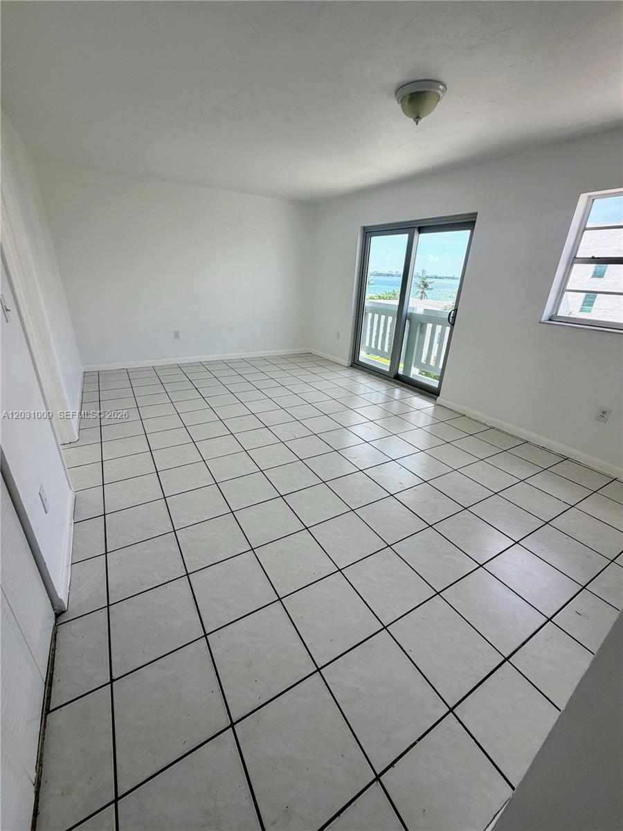 2001 Bay Drive 401 Property Photo 1