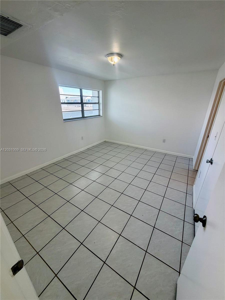 2001 Bay Drive 401 Property Photo 7