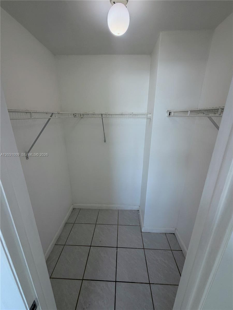 2001 Bay Drive 401 Property Photo 9