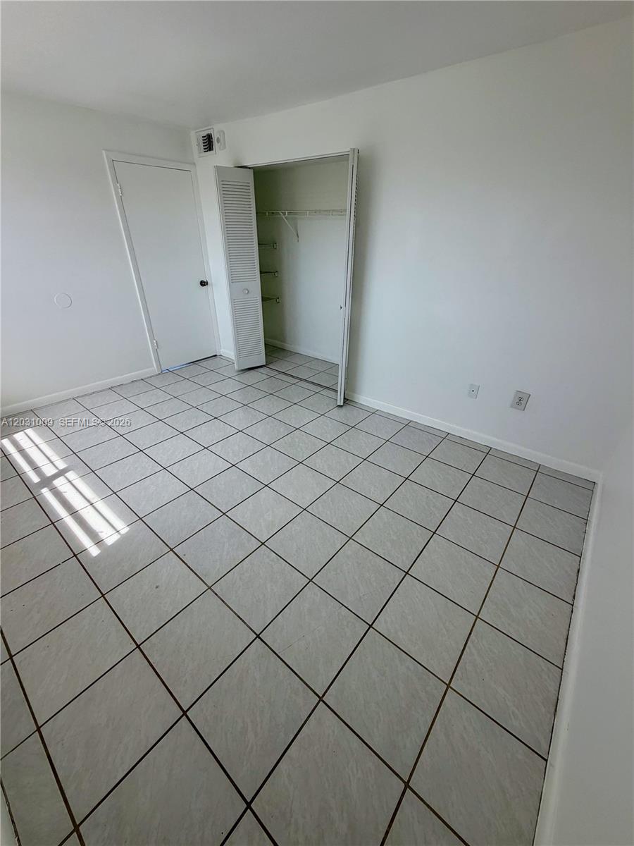 2001 Bay Drive 401 Property Photo 11