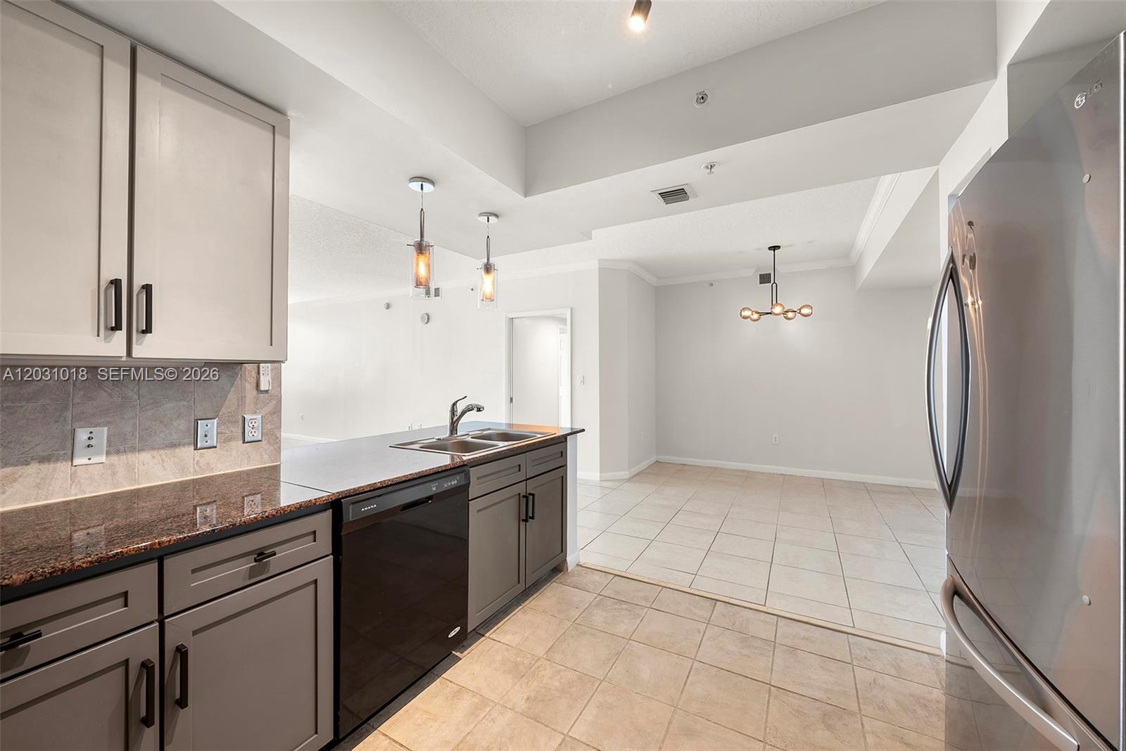 2000 N Bayshore Drive 420 Property Photo 5