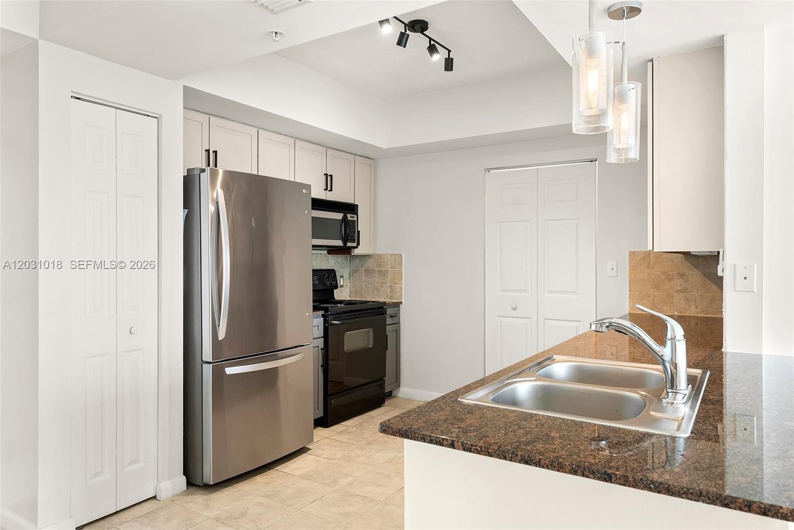 2000 N Bayshore Drive 420 Property Photo 5